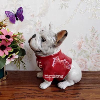 TƯỢNG CHÓ SỨ MẶC ÁO ĐỎ CHỮ LOVE